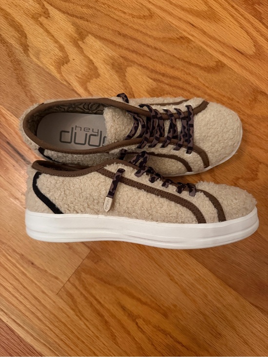 Hey Dude Shoes - Hey Dude Sherpa Low-Top Sneakers in Cream and Brown Trim